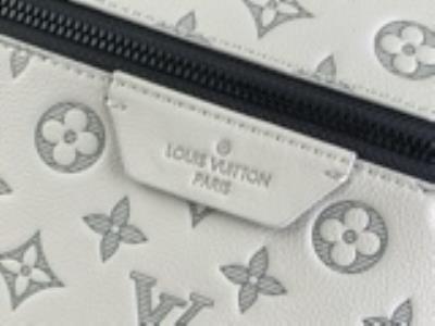wholesale quality louis vuitton discovery backpack grey 